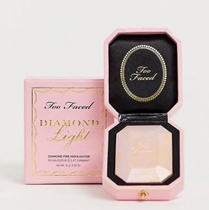 Too Faced Diamond Light Highlighter